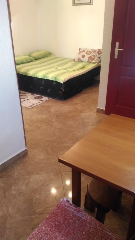 Apartment Luka Podgorica Exteriör bild